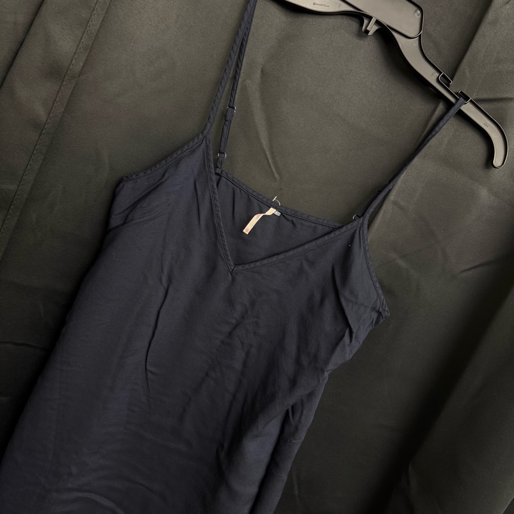 Free People V Neck Cami Tank Top Navy size Medium